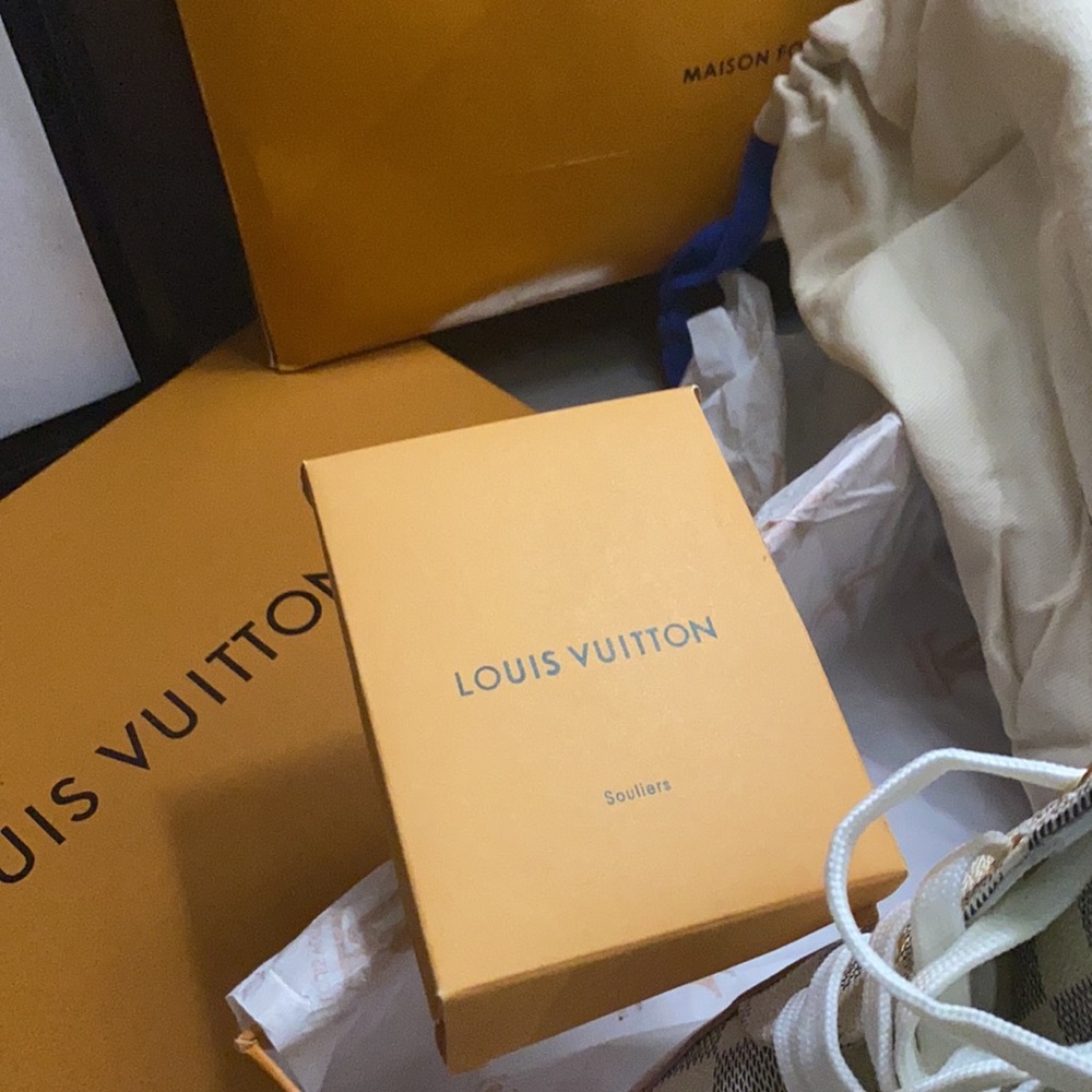 LV sneakers sz 41 - Picture 6 of 6